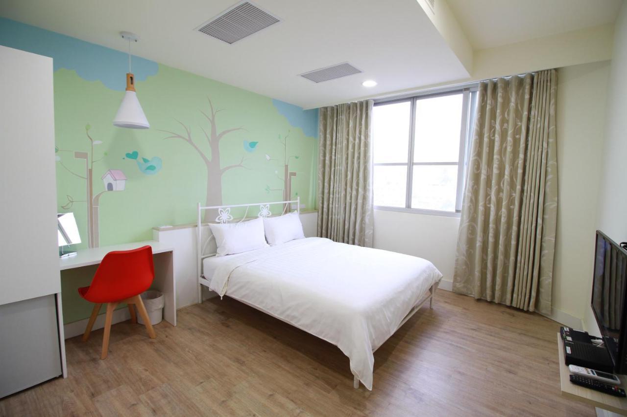 Moment Inn Тайнань Экстерьер фото