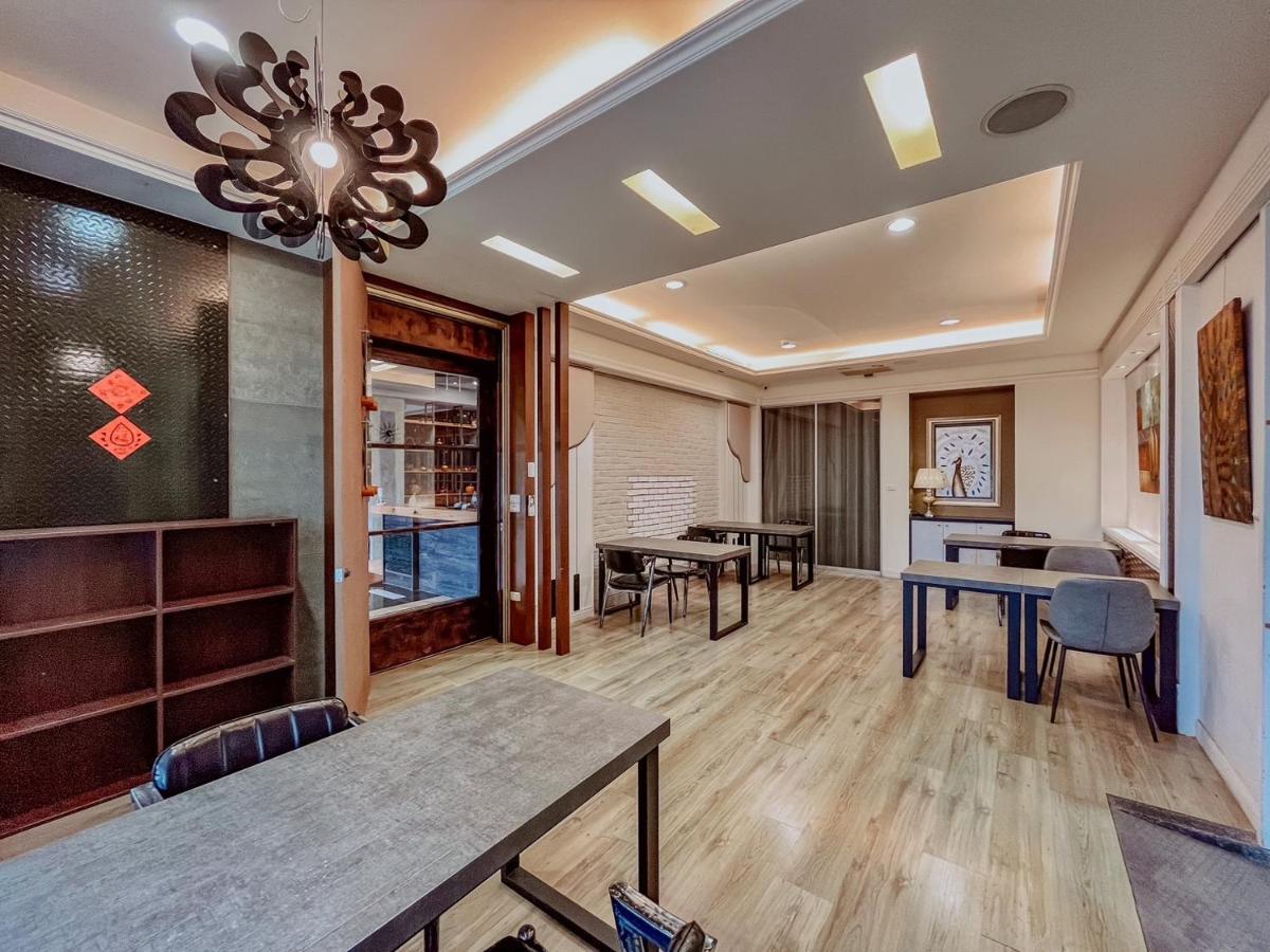 Moment Inn Тайнань Экстерьер фото