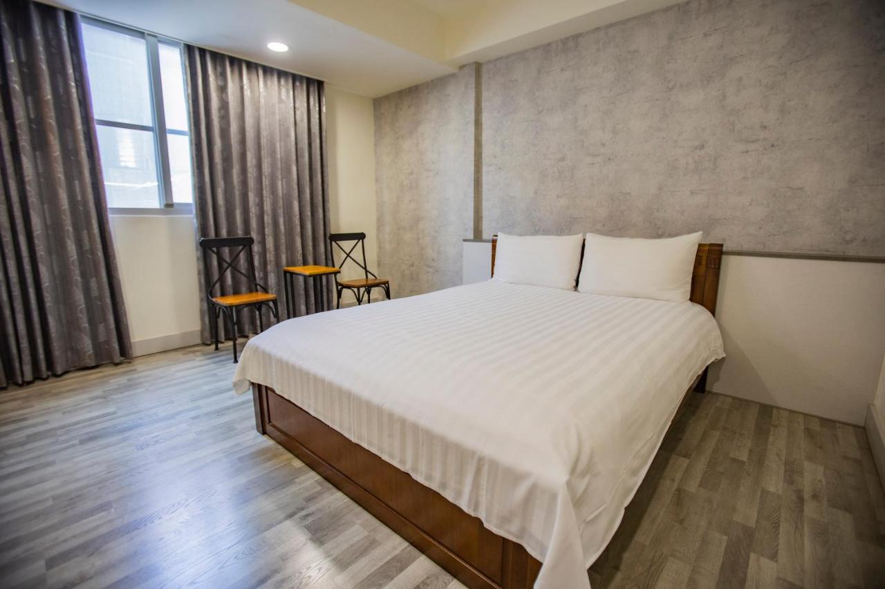 Moment Inn Тайнань Экстерьер фото