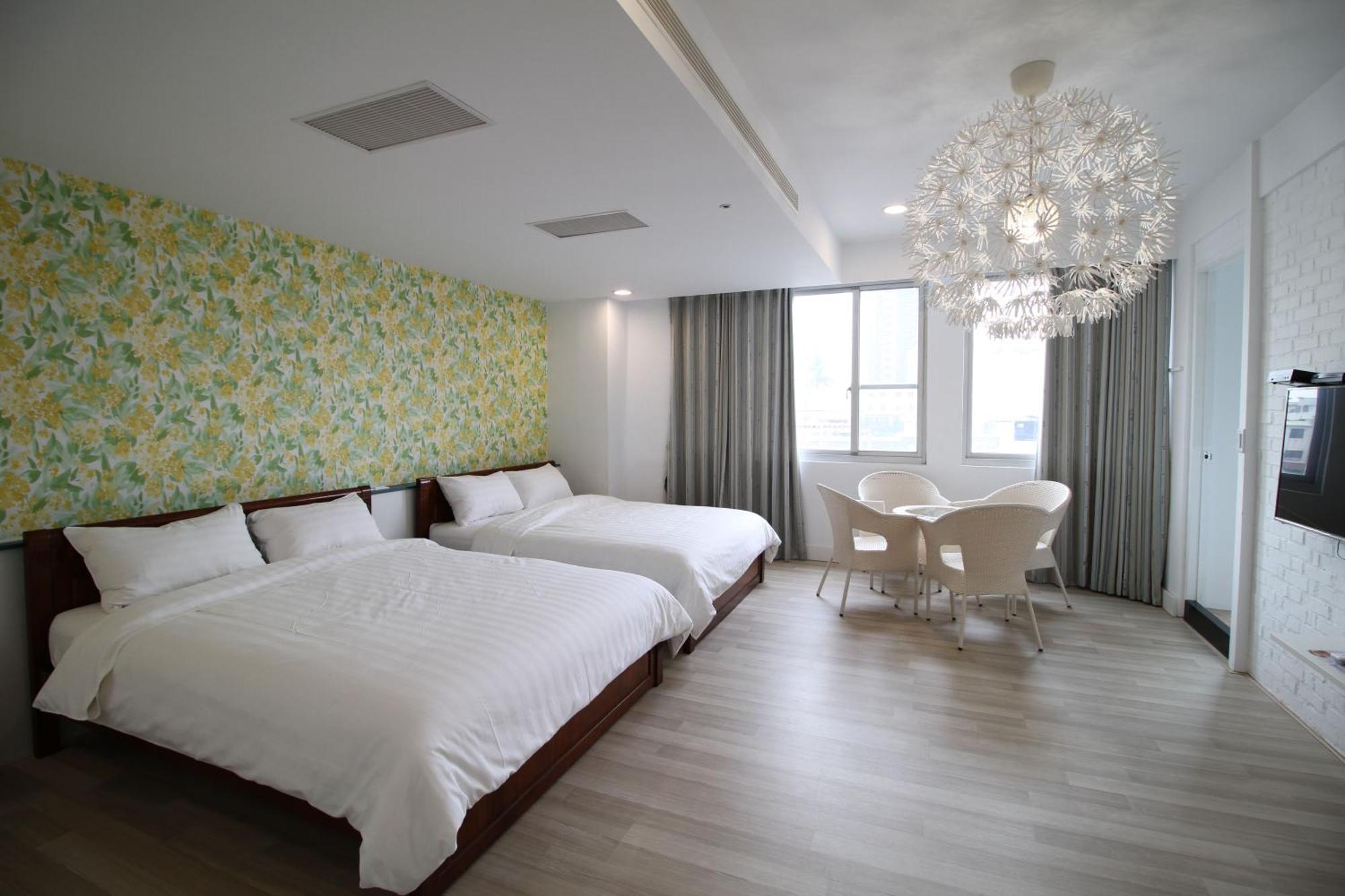 Moment Inn Тайнань Экстерьер фото