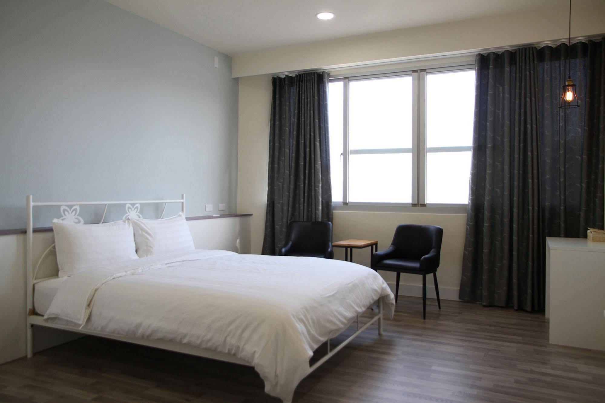 Moment Inn Тайнань Экстерьер фото